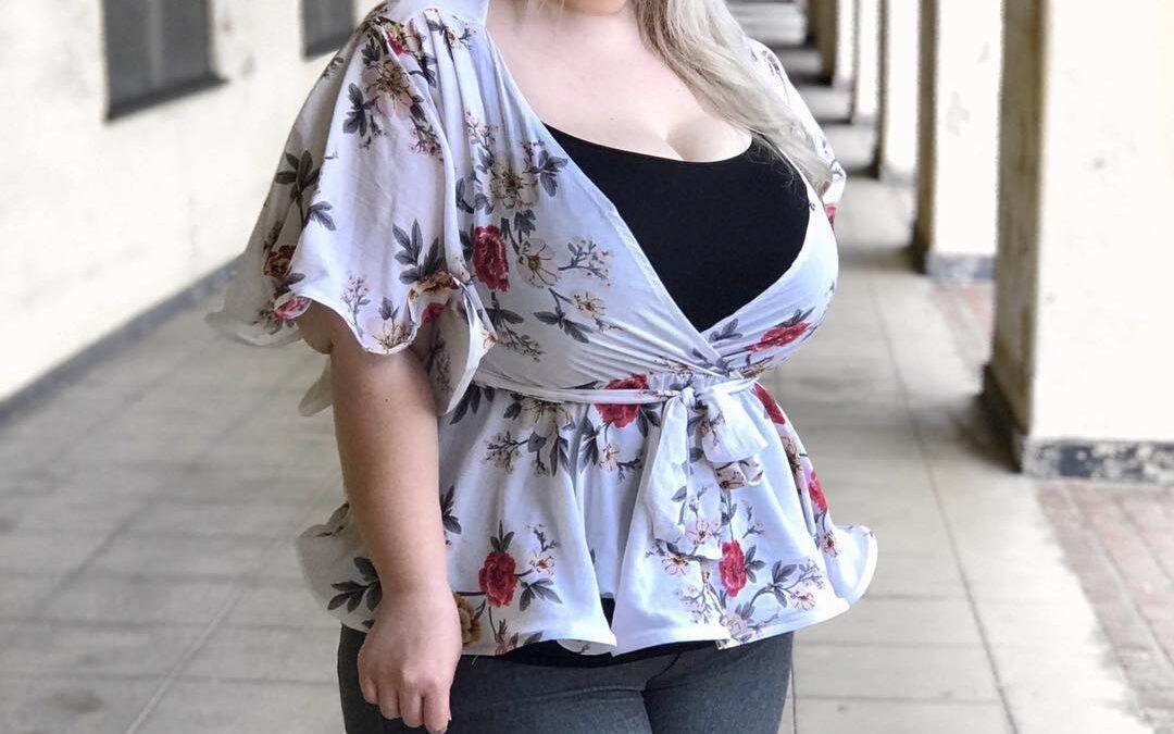 Lacey Carroll – Bio, Facts , Wiki, Age, Height, Weight, Measurement, Plus-size Model